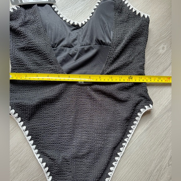 Bebe Black Texture Rib One-Piece Swimsuit with White Trim nwt - Picture 4 of 5